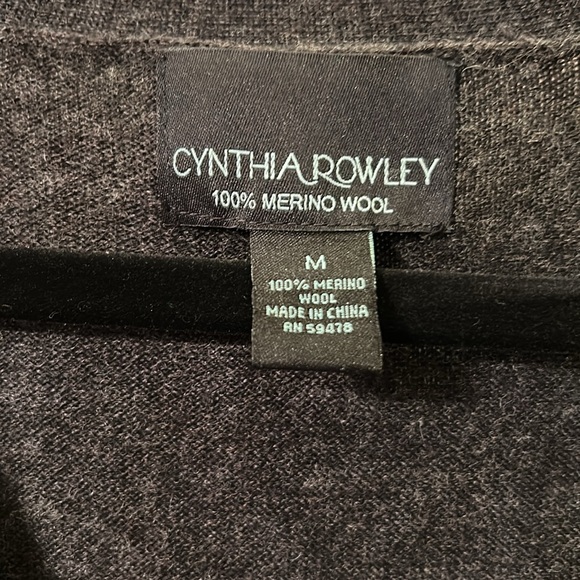 Cynthia Rowley 100% merino wool cardigan - Picture 3 of 4